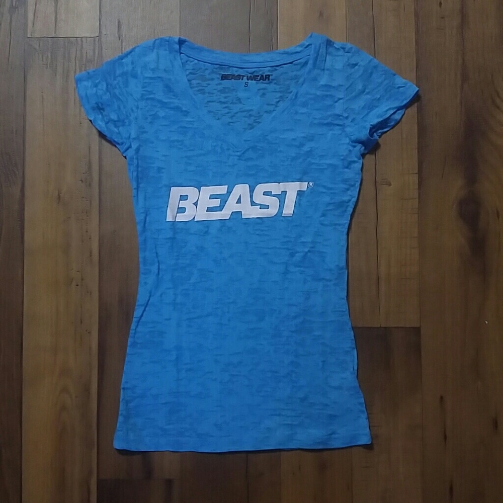 Cute ladies workout t-shirt - Never worn